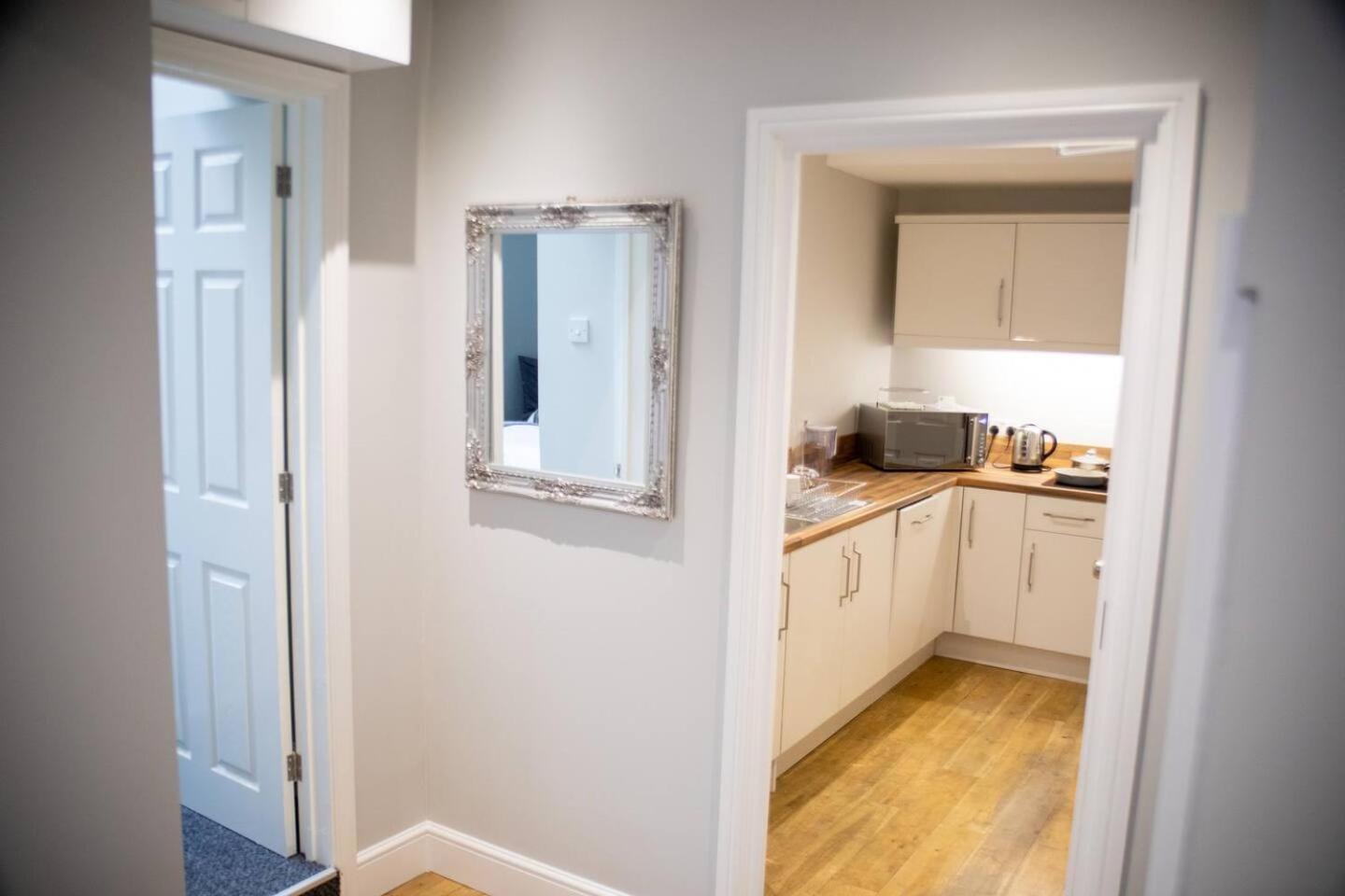 City Center Ground Floor Flat With Patio &Parking NWI Extérieur photo