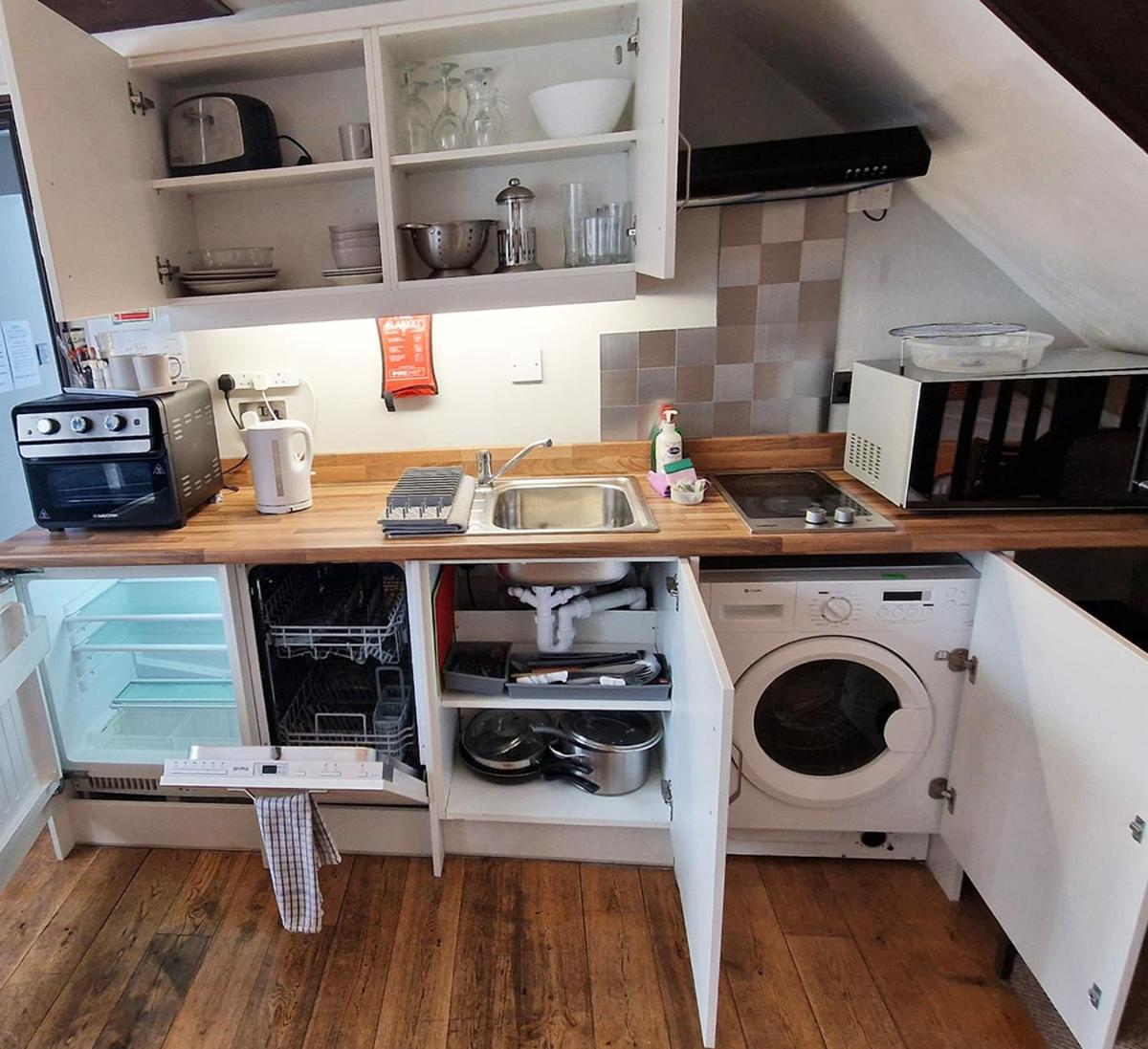 City Center Ground Floor Flat With Patio &Parking NWI Extérieur photo
